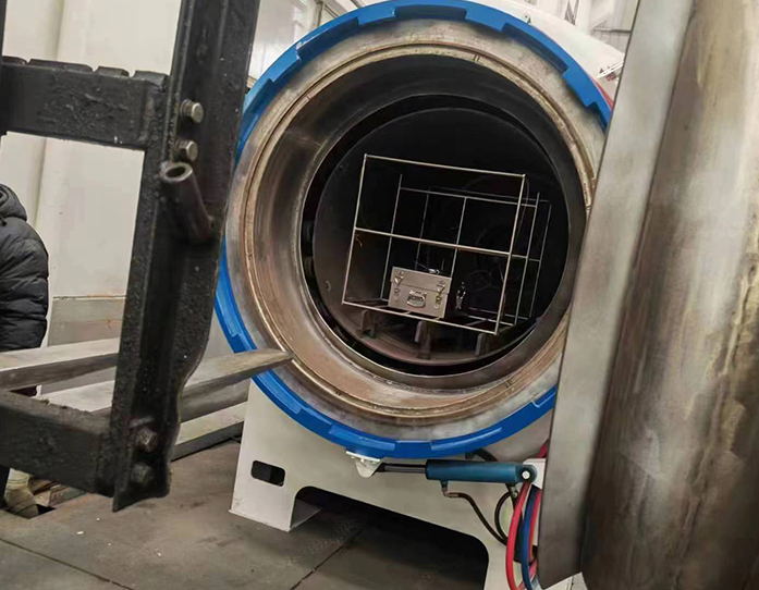 泰仕達爐溫跟蹤儀在客戶現(xiàn)場測試真空爐